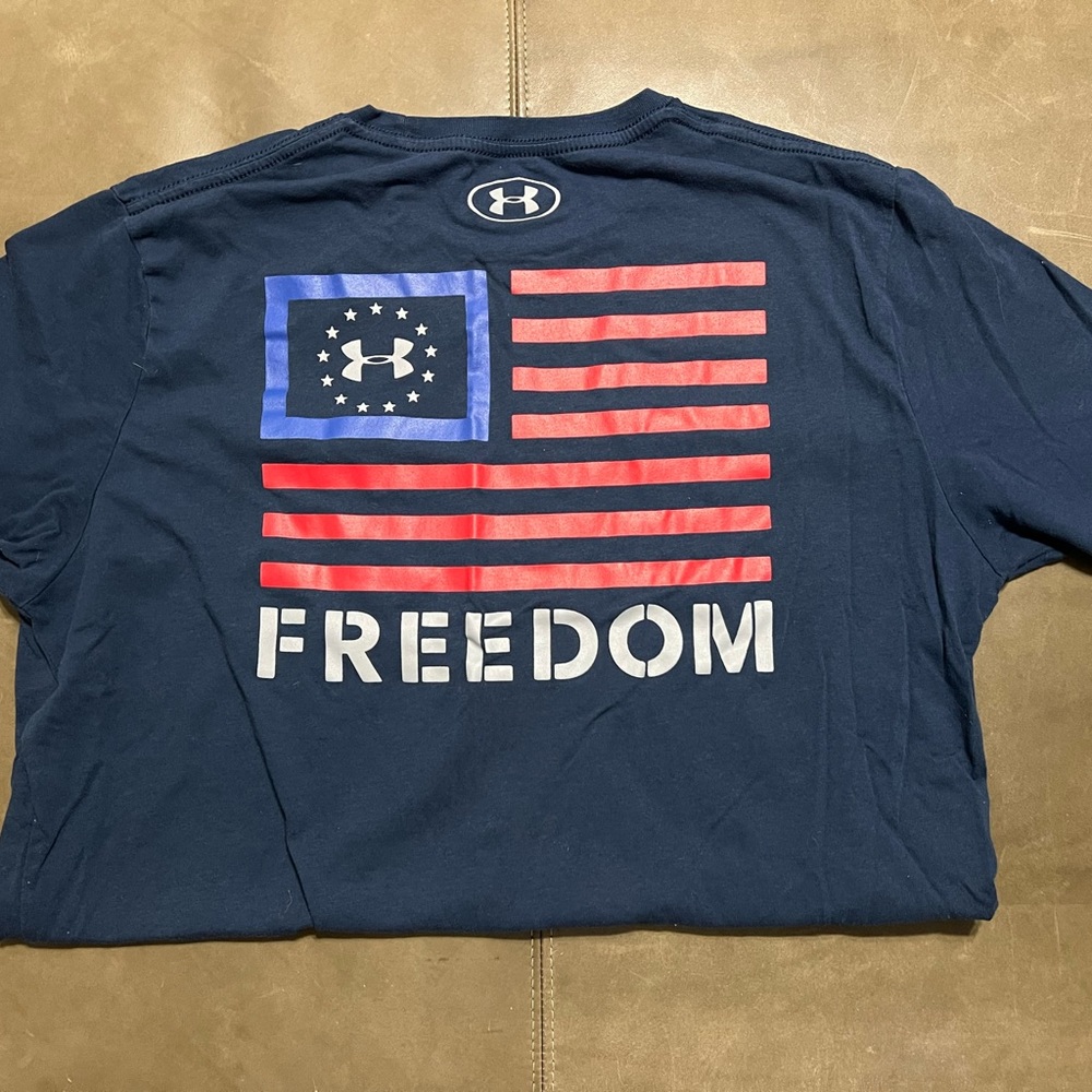 Under armor LOOSE Tee (heatgear) medium